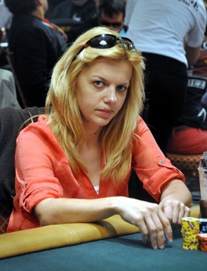 Lauren Kling qui joue au poker